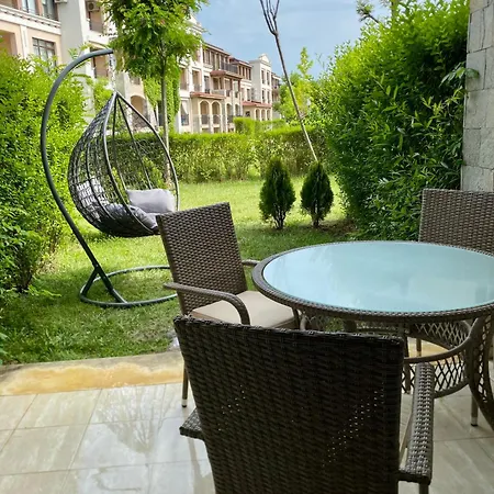 Lägenhet Life Private Garden